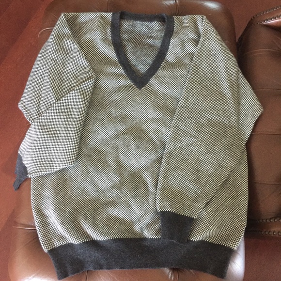 Men’s Contrast Trim V Neck Cashmere Sweater XL - Picture 5 of 7